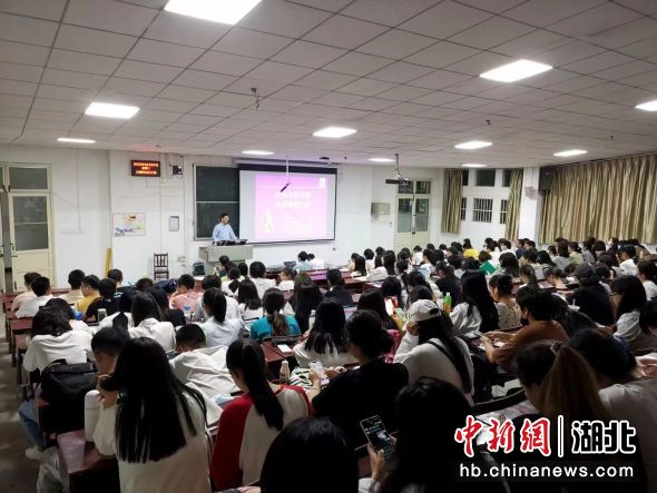 朱正明走进湖北大学讲述关公文化 朱正明走进湖北大学讲述关公文化